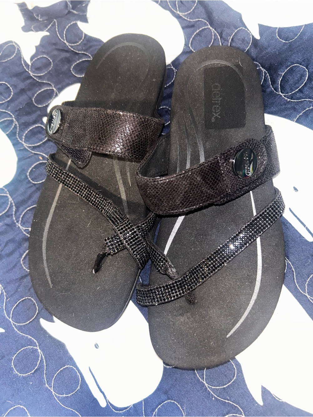 Aetrex Black Sparkle Toe-Post Sandals